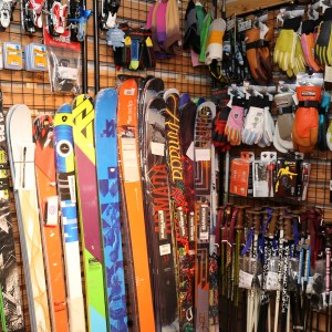各種スキーも揃ってます!!